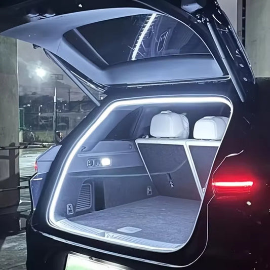 Bande LED Veloria pour éclairage de coffre de voiture, détail du câblage flexible et du capteur d'induction automatique